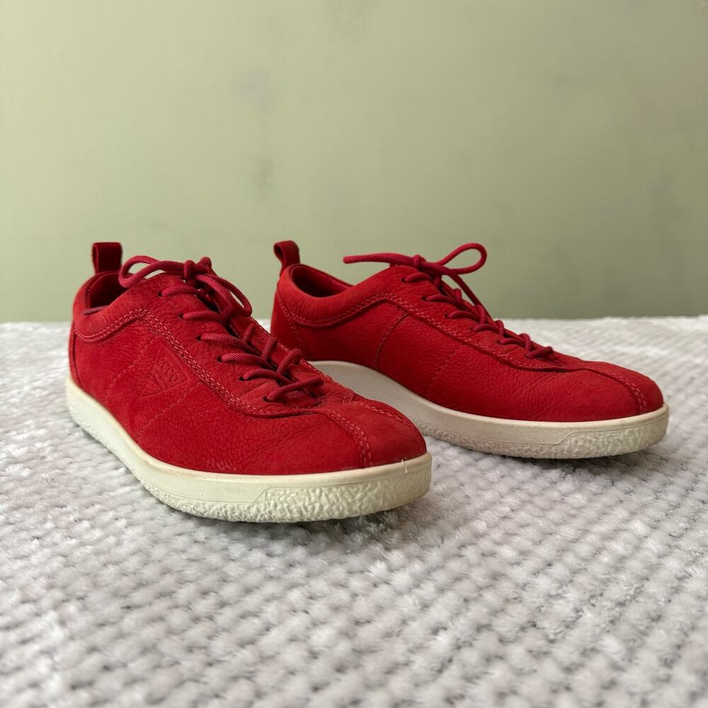 Ecco Danish Design Women 37 6/6.5US Red Casual Sneakers Comfort Lace Up Textured